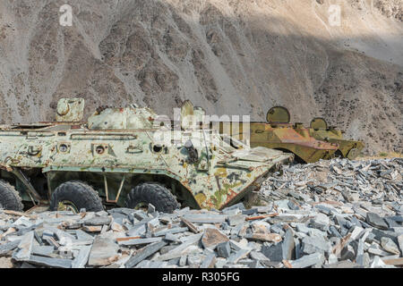 Arrugginimento serbatoio dalla invasione sovietica dell'Afghanistan in 1979, il Panjshir Valley, Afghanistan Foto Stock