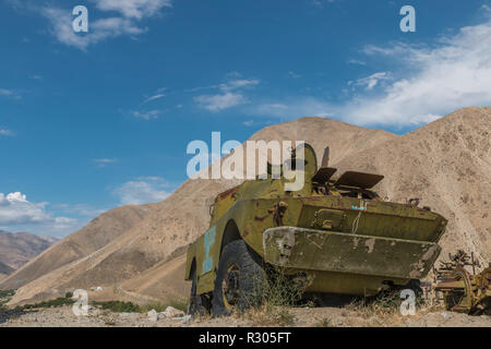 Arrugginimento serbatoio dalla invasione sovietica dell'Afghanistan in 1979, il Panjshir Valley, Afghanistan Foto Stock