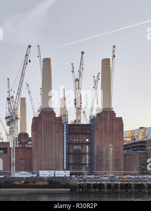 Vista stretto sul fiume. Nei dintorni viste dal Nord 2018, Londra, Regno Unito. Architetto: Sir Giles Gilbert Scott, 1953. Foto Stock