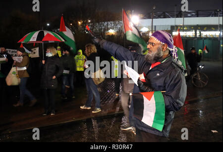 Palestina libera i dimostranti fuori Hampden Park prima della UEFA lega delle nazioni, gruppo C1 corrisponde all'Hampden Park, Glasgow. Foto Stock