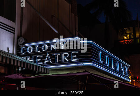 The Colony Theatre Luminous Entrance Marquee, Lincoln Rd, Miami Beach, FL, USA. Foto Stock