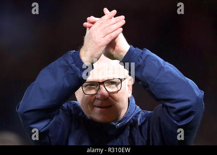 Scozia responsabile Alex McLeish applaude i tifosi dopo la UEFA lega delle nazioni, gruppo C1 corrisponde all'Hampden Park, Glasgow. Foto Stock