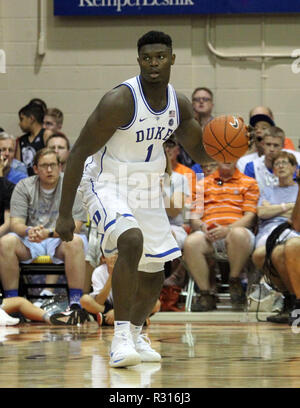 17 novembre 2018 - il duca diavoli blu avanti Sion Williamson #1 durante un Maui Invitational gioco tra il duca diavoli blu e la Auburn Tigers in Lahaina Civic Center in Lahaina, Maui, HI - Michael Sullivan/CSM Foto Stock