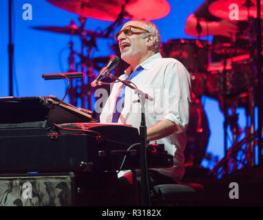 11 maggio 2018 - Raleigh, North Carolina, Stati Uniti d'America - musicista DONALD FAGEN degli Steely Dan si esibisce dal vivo come loro 2018 tour farà tappa al costiero Credit Union Parco della Musica a Walnut Creek si trova in Raleigh Copyright 2018 Jason Moore. Credito: Jason Moore/ZUMA filo/Alamy Live News Foto Stock