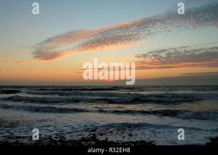 Regno Unito Inghilterra Cumbria Regno Unito Furness Walney Island. Tramonto da Walney Island su la costa del Cumbria. Barrow In Furness Cumbria Regno Unito. Foto Stock