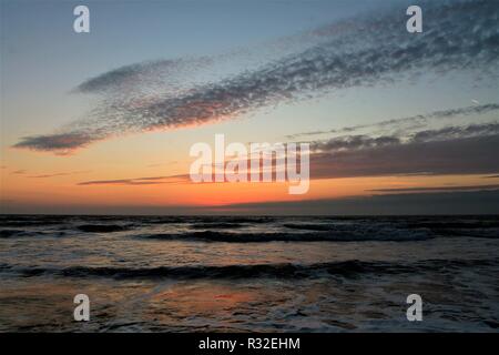 Regno Unito Inghilterra Cumbria Regno Unito Furness Walney Island. Tramonto da Walney Island su la costa del Cumbria. Barrow In Furness Cumbria Regno Unito. Foto Stock