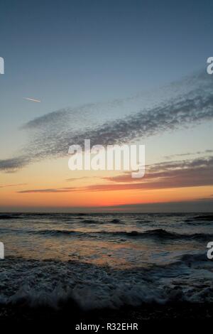 Regno Unito Inghilterra Cumbria Regno Unito Furness Walney Island. Tramonto da Walney Island su la costa del Cumbria. Barrow In Furness Cumbria Regno Unito. Foto Stock