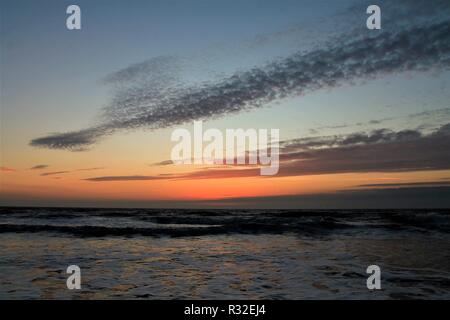 Regno Unito Inghilterra Cumbria Regno Unito Furness Walney Island. Tramonto da Walney Island su la costa del Cumbria. Barrow In Furness Cumbria Regno Unito. Foto Stock