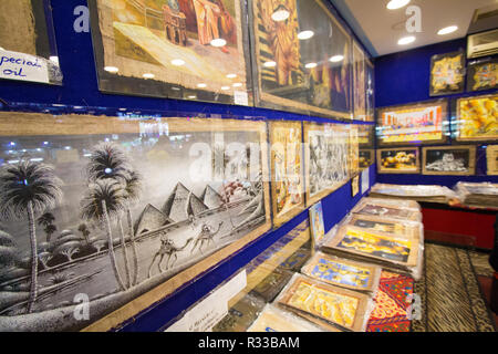 Sharm El-Shaikh, Egitto - 2 Novembre 2018:- photo per dipinti faraonico shop nella città egiziana di Sharm el-Sheikh, la sua mostra alcuni painti egiziano Foto Stock