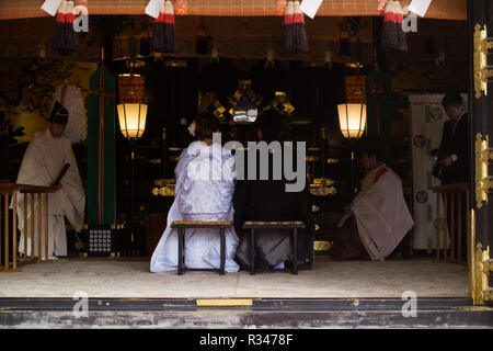 Un giapponese di cerimonia nuziale a Toshogu in Nikko, Giappone. Foto Stock