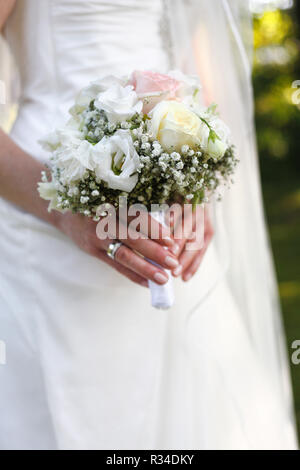 Bridal bouquet di rose Foto Stock