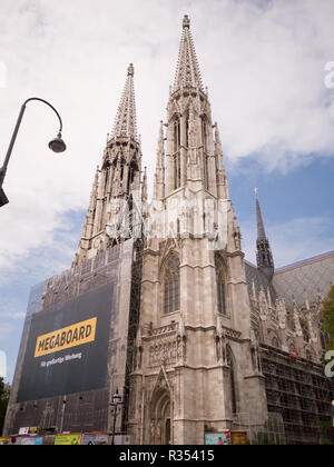 Vienna, Austria - 13 agosto 2018: Chiesa Votiva, neo-gotica, il secondo più alto chiesa a Vienna. Foto Stock