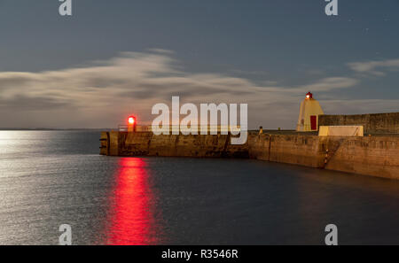 BURGHEAD PORTO DI NOTTE Foto Stock