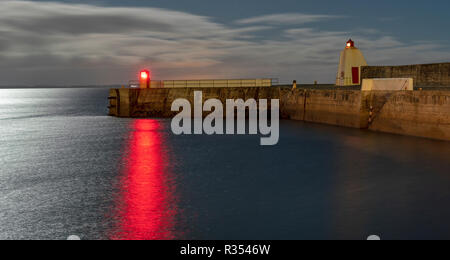 BURGHEAD PORTO DI NOTTE Foto Stock