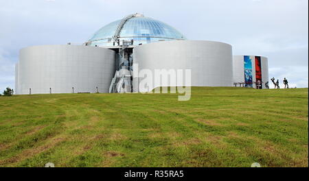 La capitale dell'Islanda Reykjavik foto, Agosto 21, 2018. Le enormi vasche di acqua del palazzo Perlan sono utilizzati come caldo, acqua geotermica di storage per la città Foto Stock