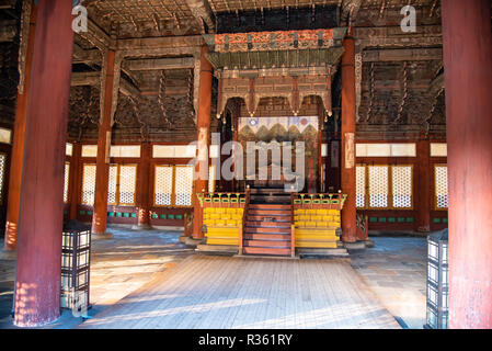 Seoul COREA 2018-23-ottobre unidentified viaggi turistici in Palazzo Deoksugung luogo famoso per i viaggi in Corea nel 2018-23-ottobre , Seoul COREA Foto Stock