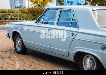 Blu polvere 1965 Dodge Dart, rock star Kurt Cobain dell'auto, concetto di celebrità, oldtimer concetto, sessanta memorabilia, persone famose, saloon, Nirvana Foto Stock