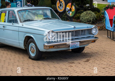 Blu polvere 1965 Dodge Dart, rock star Kurt Cobain dell'auto, concetto di celebrità, oldtimer concetto, sessanta memorabilia, persone famose, saloon, Nirvana Foto Stock