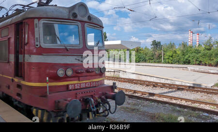 SOFIA, BULGARIA - 16 settembre 2018: stazione ferroviaria centrale nella città di Sofia, Bulgaria Foto Stock