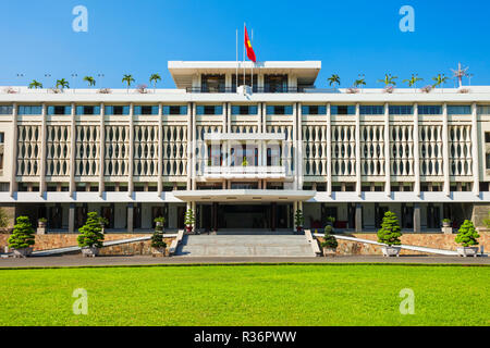 Indipendenza Palace o Palazzo della Riunificazione è un pubblico principale punto di riferimento nella città di Ho Chi Minh in Vietnam Foto Stock