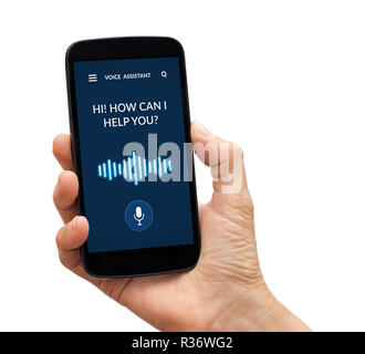 Mano che tiene un nero smart phone con Assistente vocale concetto sullo schermo. Isolato su sfondo bianco. Tutti i contenuti della schermata è progettato da me. Foto Stock