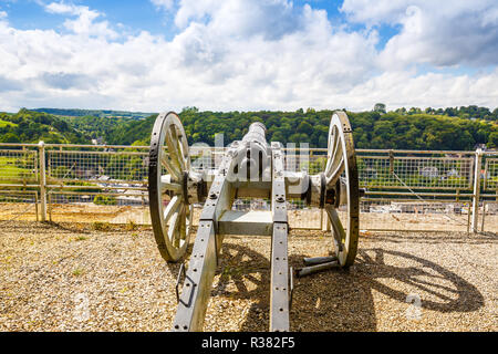 Dinant vista dalla Cittadella e il vecchio cannone. Foto Stock