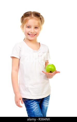 Bambina con apple isolato su uno sfondo bianco Foto Stock