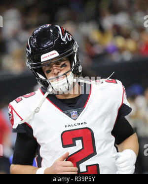 New Orleans, Louisiana, Stati Uniti d'America. 22 Novembre, 2018. Atlanta Falcons quarterback Matt Ryan corre sul campo prima la sua partita contro i New Orleans Saints a New Orleans, Louisiana USA il 22 novembre 2018. I Santi battere i falchi 31-17. Credito: Dan Anderson/ZUMA filo/Alamy Live News Foto Stock