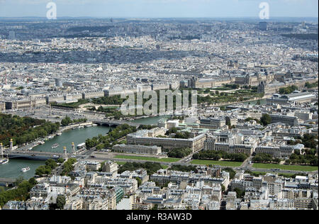Vista aerea del Louvre,Tuileries e Place de la Concorde a Parigi,Francia Foto Stock