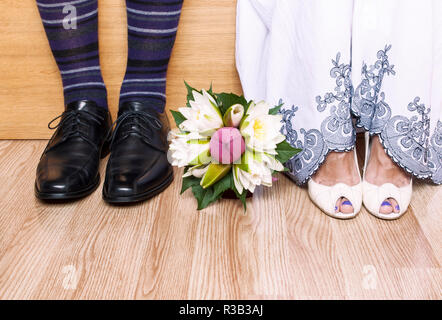 Lo sposo e la sposa pronto per la cerimonia di nozze Foto Stock