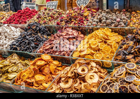 Frutta secca al bazaar egytian nella città vecchia di Istanbul Foto Stock