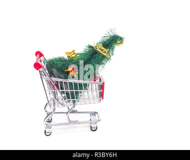 Carrello della spesa con albero di natale e ornamenti Foto Stock