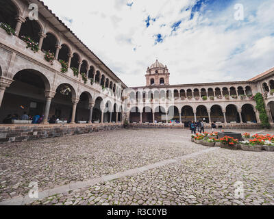 Cusco, Perù - Gennaio 3, 2017. Vista della piazza principale del tempio Qorikancha nel centro di Cusco Foto Stock