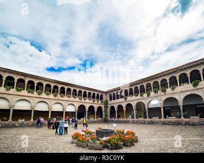 Cusco, Perù - Gennaio 3, 2017. Vista della piazza principale del tempio Qorikancha nel centro di Cusco Foto Stock