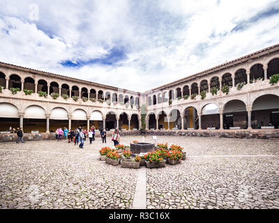 Cusco, Perù - Gennaio 3, 2017. Vista della piazza principale del tempio Qorikancha nel centro di Cusco Foto Stock