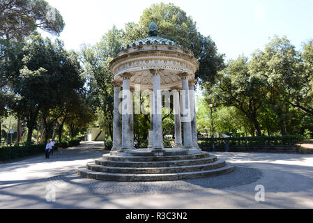 Il Tempio di Diana nel parco di Villa Borghese a Roma. Foto Stock