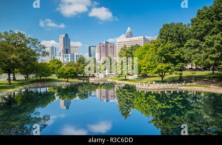 Charlotte, NC Skyline dal Parco Marshall Foto Stock