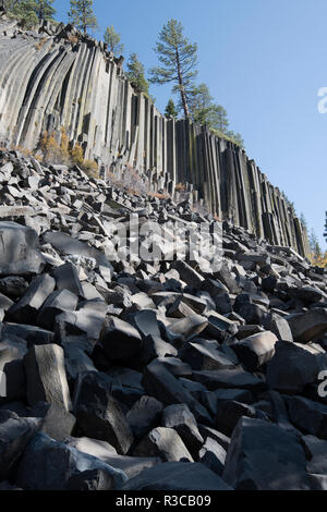 Devils Postpile, monumento nazionale, Mammoth Mountain, Mammoth Lakes, CALIFORNIA, STATI UNITI D'AMERICA Foto Stock