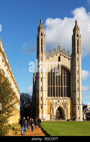 Kings College Chapel Cambridge autunno - visto dal fiume; Università di Cambridge, Cambridge Regno Unito Foto Stock