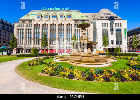 DUSSELDORF, Germania - Luglio 01, 2018: Kaufhof è un centro commerciale per lo shopping nel centro della città di Düsseldorf in Germania Foto Stock