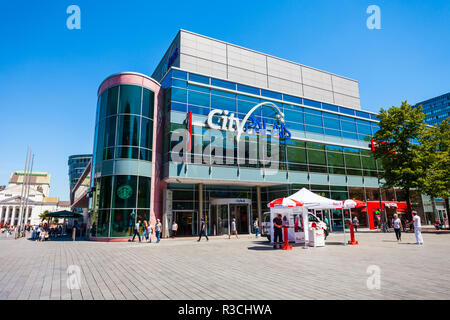 DUISBURG, Germania - Luglio 03, 2018: CityPalais o città Palais centro commerciale per lo shopping nel centro storico della città di Duisburg, Germania Foto Stock