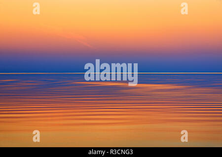 Canada, Manitoba, Winnipeg. Il Lago Winnipeg al tramonto. Foto Stock