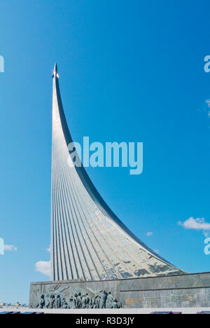 Spazio conquistatori monumento, ospita il Museo della cosmonautica, Ostankinsky distretto, Mosca, Russia Foto Stock