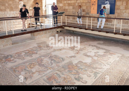 Pannelli di mosaico nella Reception Hall della casa di Aion, Sito Archeologico di Kato Pafos, Paphos (Paphos), Pafos District, la Repubblica di Cipro Foto Stock