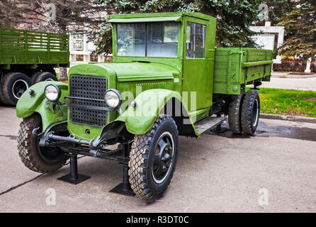 Samara, Russia - 03 Novembre 2011: sovietica carrello retrò "Ural ZIS-5'. Ural ZIS-5 è un camion russi sviluppato da ZÈ, Miass, Russia. Prodotte a partire dal 194 Foto Stock