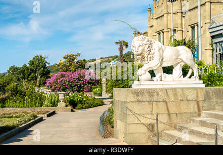 Uno dei Medici i Lions al Vorontsov Palace in Alupka, Crimea Foto Stock