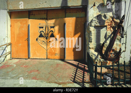Frammento del terrapieno nel vecchio porto di Jaffa a Tel Aviv. Foto Stock