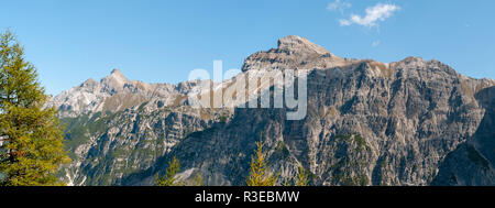 Aspre scogliere di cima del monte Elfer, Stubaital, Tirolo, Austria Foto Stock