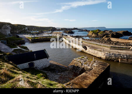 Ballintoy Harbour County Antrim Irlanda del Nord utilizzati nel gioco di troni come la location del film per le isole di ferro Foto Stock