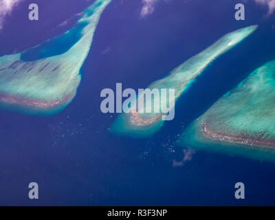 Una veduta aerea delle Maldive nell'Oceano Indiano Foto Stock